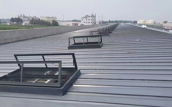 某中学室内体育馆共和排烟窗改造项目