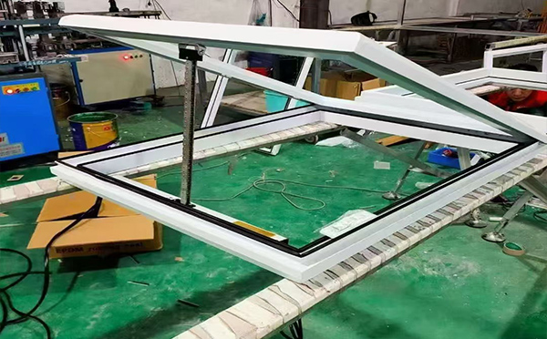 某地下车库出入口共和排烟窗配置工程