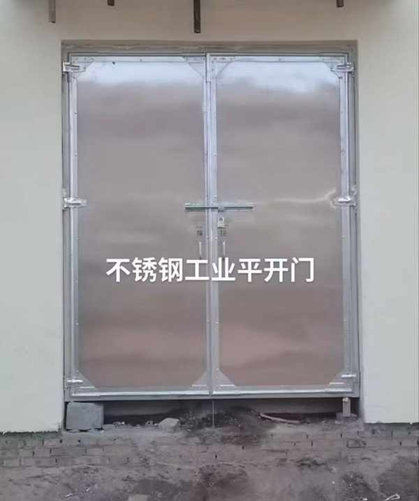 不锈钢共和工业平开门在现代工业场景中的应用实践