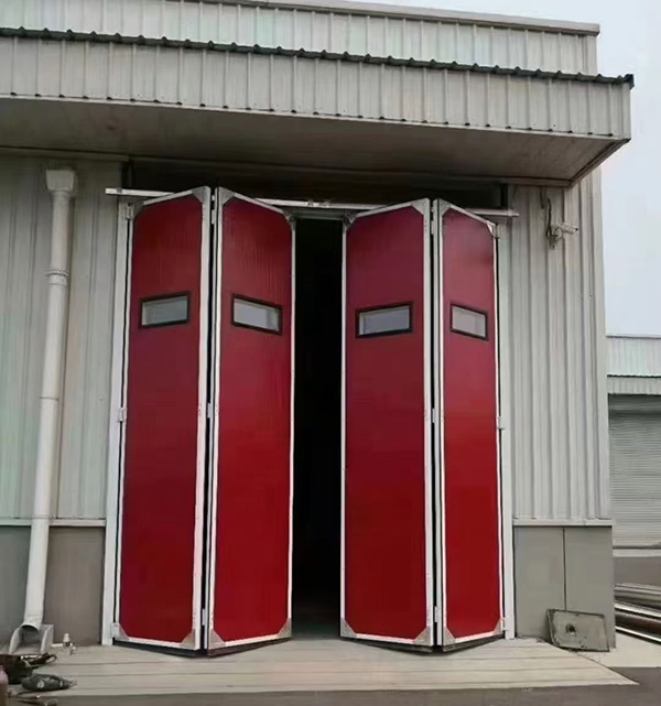 共和工业折叠门在大型装配车间出入口的应用实例