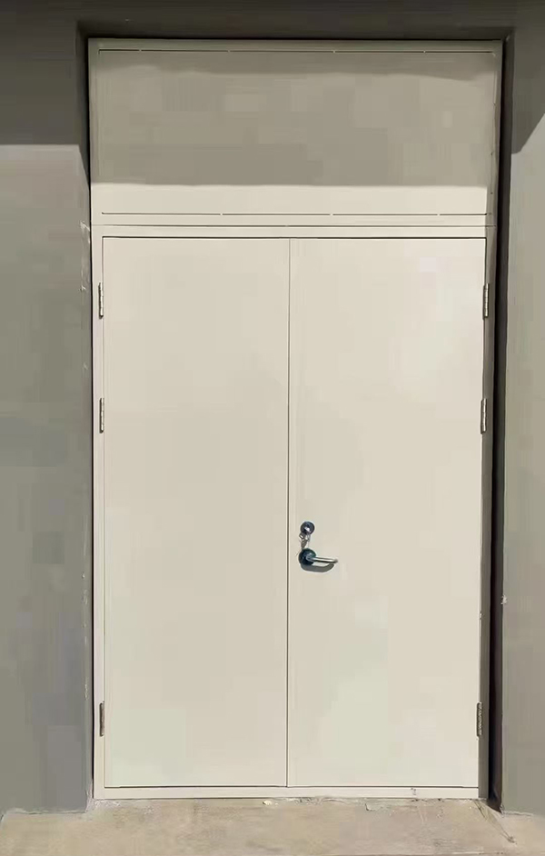 展览馆项目完成大跨度共和防火门安装